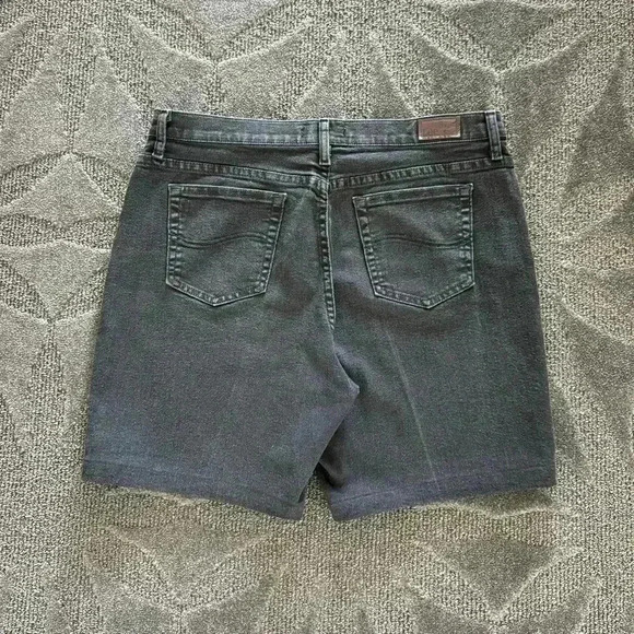 💟➕size Lee Petite Relaxed Fit Jean Shorts - Picture 3 of 15